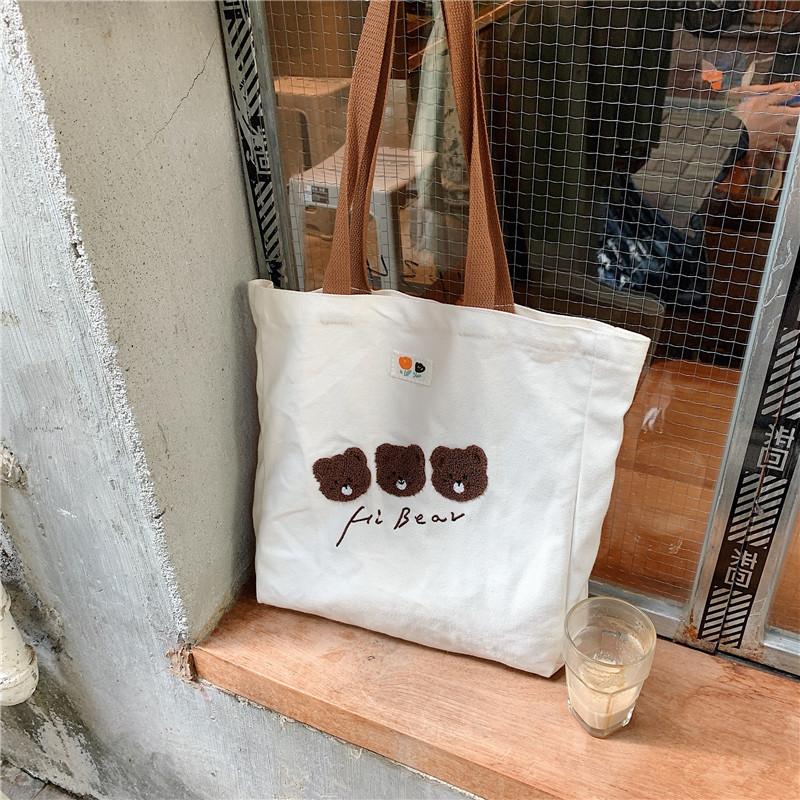 Городская стильная холщовая сумка-тоут с вышитым медведем, вместительная, для студентов. Three Bears