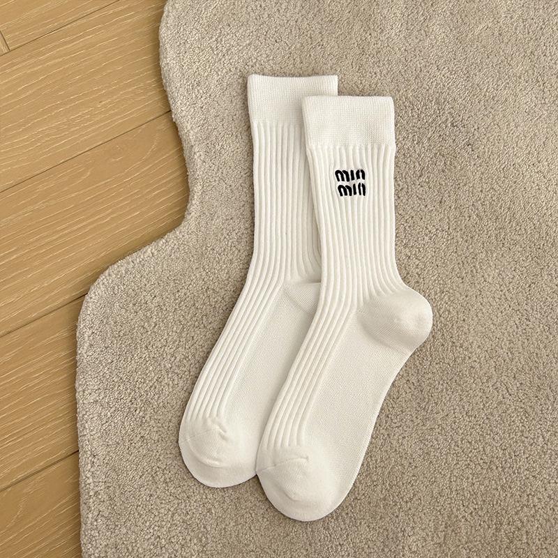 Miu Style Coffee Mid-Calf Scrunched Socks: Warm, Thickened Cotton with Embroidery for Women – Trendy Autumn/Winter Japanese Design.