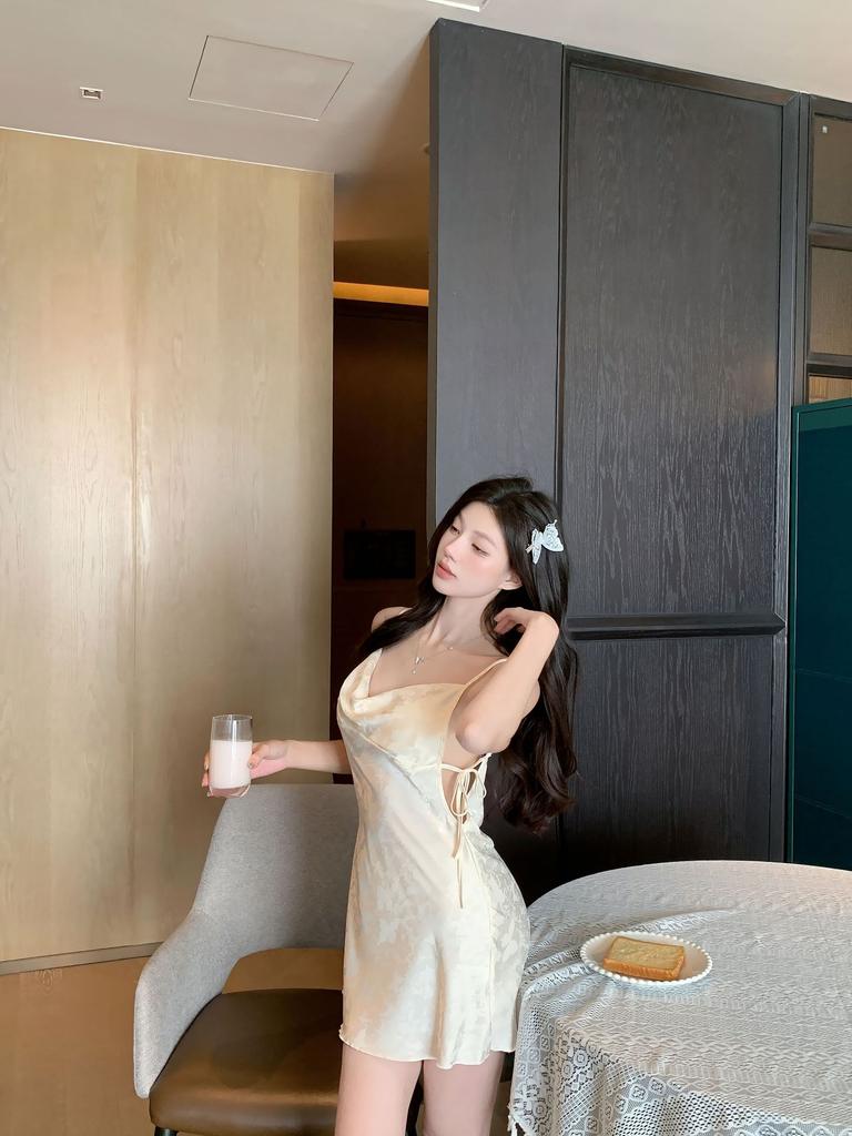 Sexy pajamas Women's Ice Ribbon chest pad New pure desire wind jacquard butterfly suspender nightgown nightgown silk loungewear