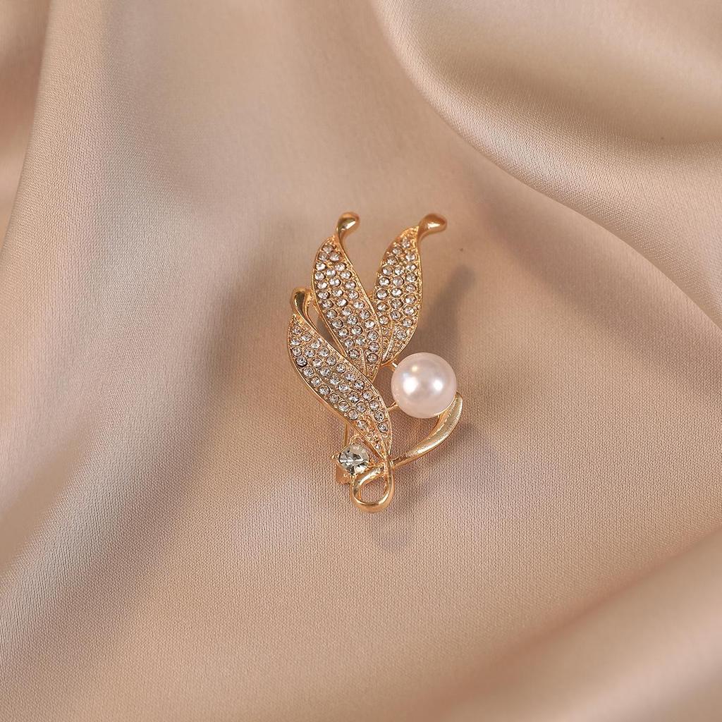 Exquisite High-End Schmetterlingsbrosche für Damenmode - Elegante Corsagen-Nadel & Kleidungsaccessoire