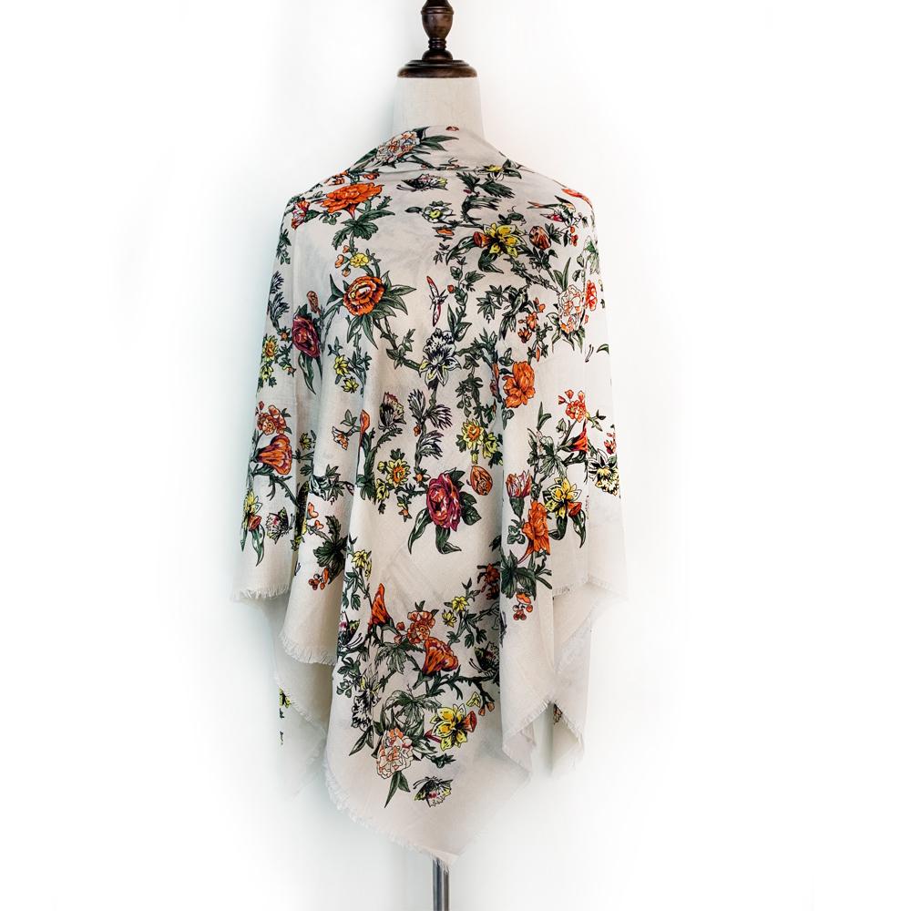 130*130Cm Breathable Thin Russian National Square Scarf Women Luxury Floral Print Ethnic Shawl Bandana Foulard Femme Beach Stole