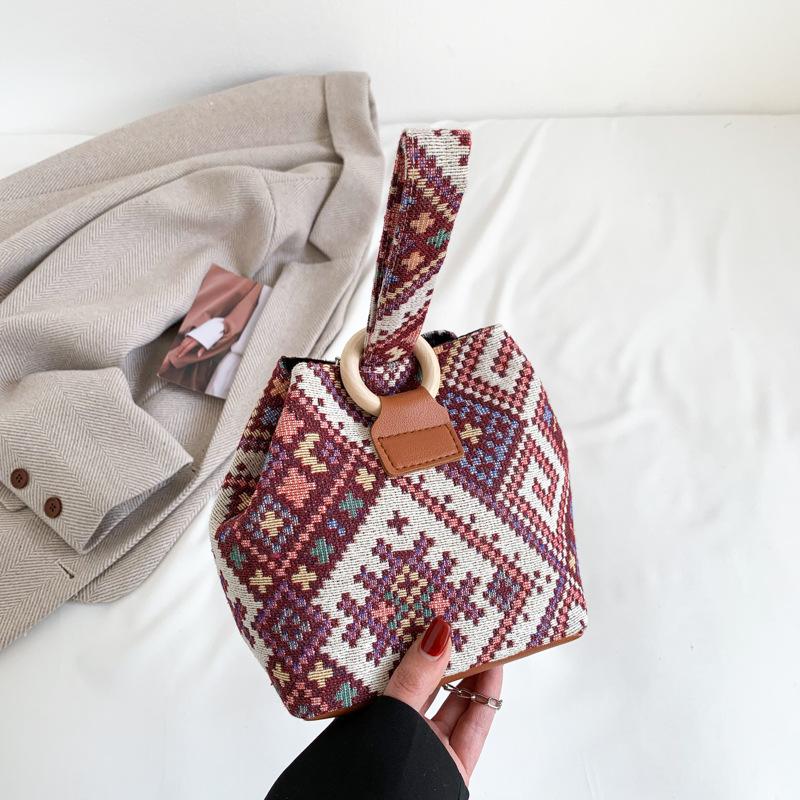 New spring retro wind bucket bag trendy fashion versatile plaid handbag foreign style chain shoulder messenger bag bag