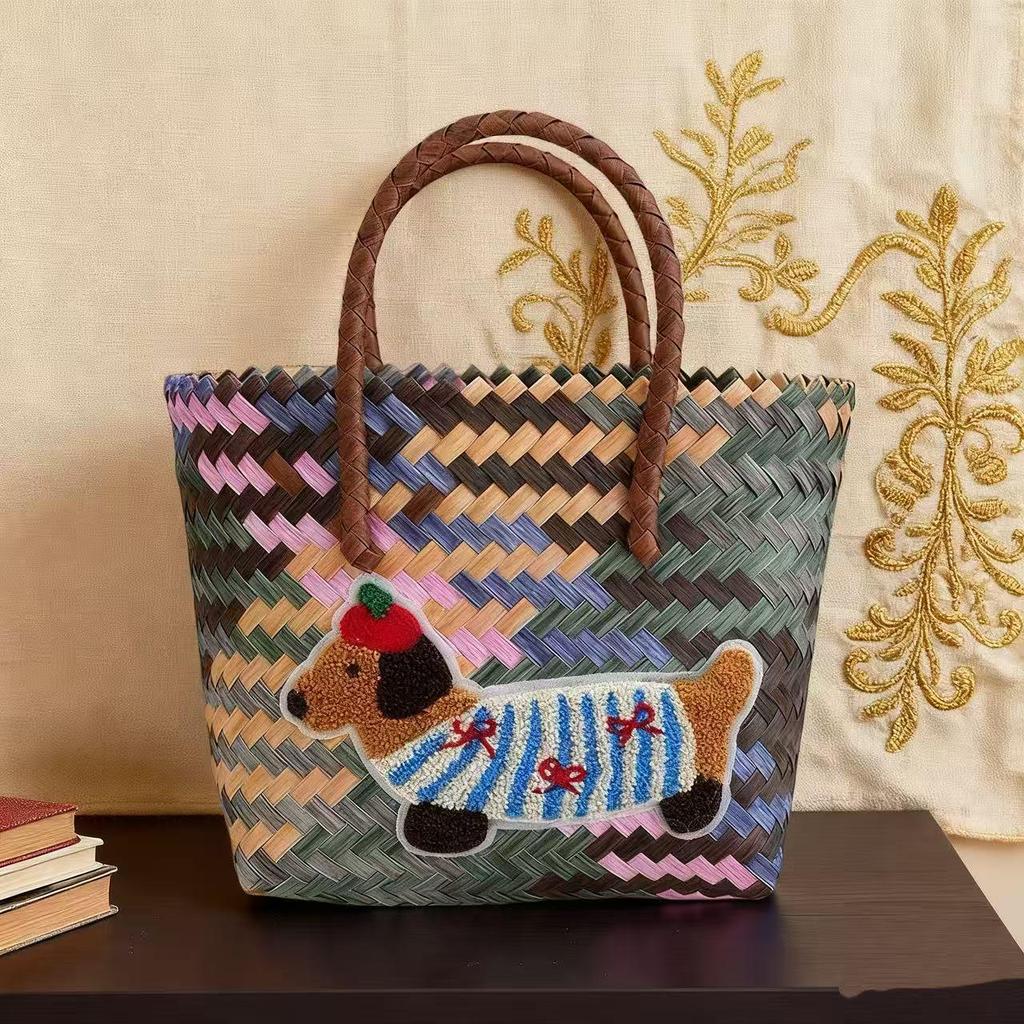 Vysoce kvalitní ručně vyráběná tkaná kabelka a úložný koš s výšivkou jezevčíka