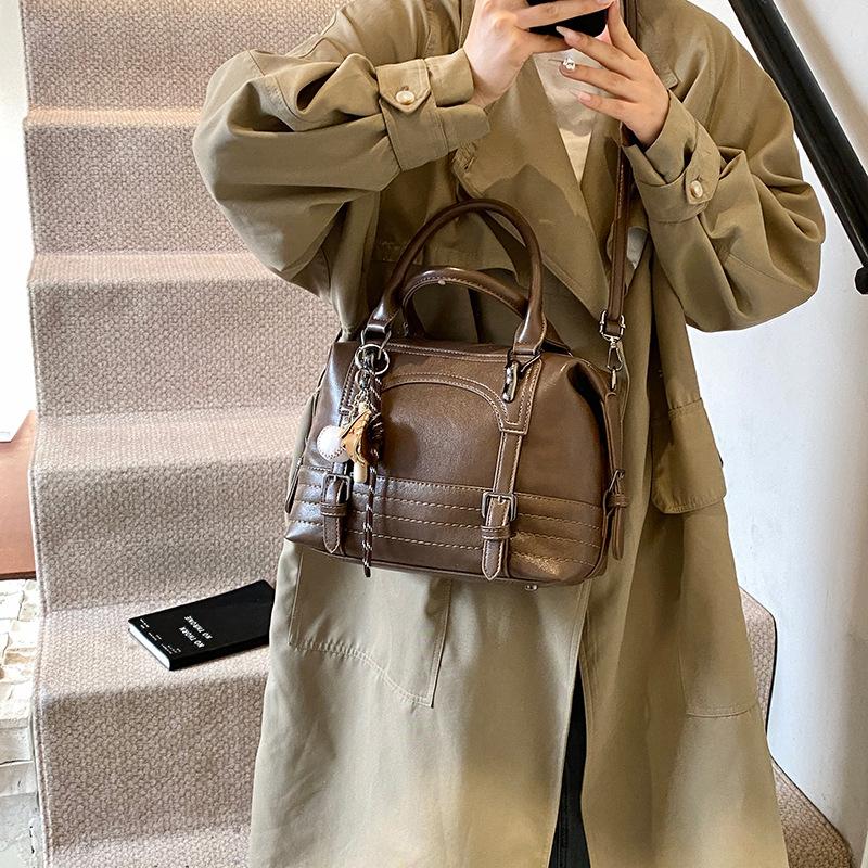 

2025 Fashion Women s Bag Oil Wax Leather Shoulder Crossbody Bag Handbag Women s Bag 29*12*20 чорний