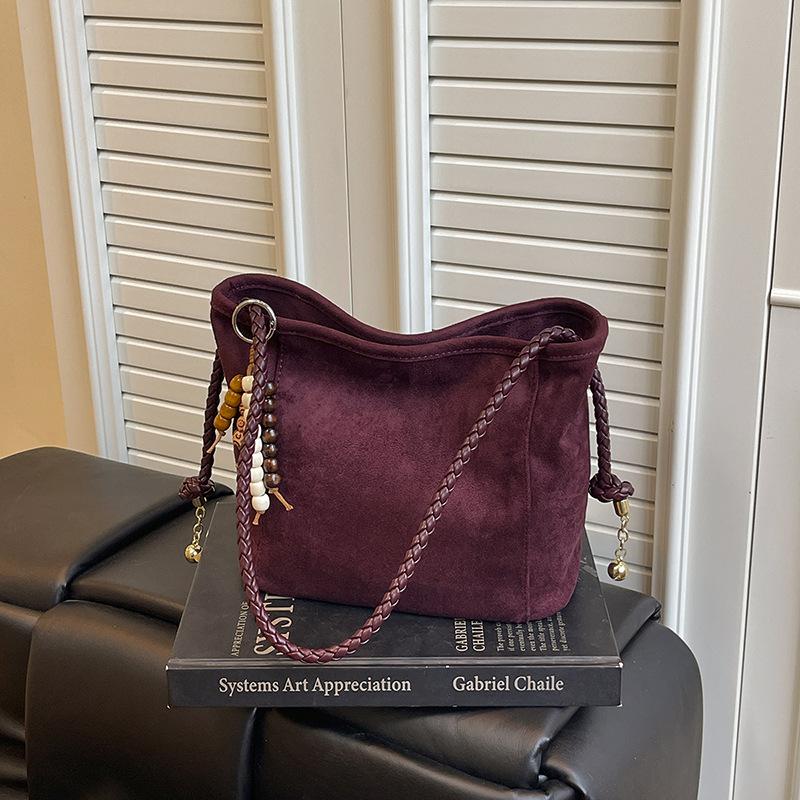 Suede bag women's large capacity 2025 new autumn and winter retro messenger bag popular commuter bucket bag this year