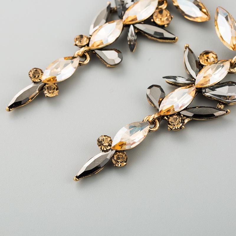 Frauen Böhmen Tropfen Ohrringe Titan Stahl Legierung Anhänger Ohrringe Acryl Bunte Gras Kristall Lange Blatt Geometrische Ohr Ornamente