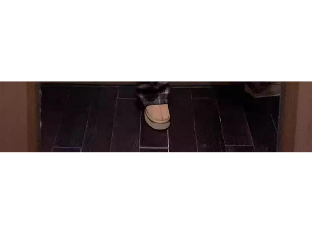 145 Women's Brown Vintage Plaid Wide-Leg Pants, High Waist, Fleece-Lined, Petite Size, Casual Autumn/Winter Style.