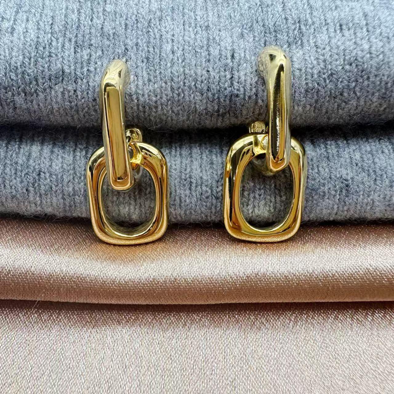 Simple design interlocking geometric u-shaped circle chain earrings s925 silver needle earrings light luxury versatile