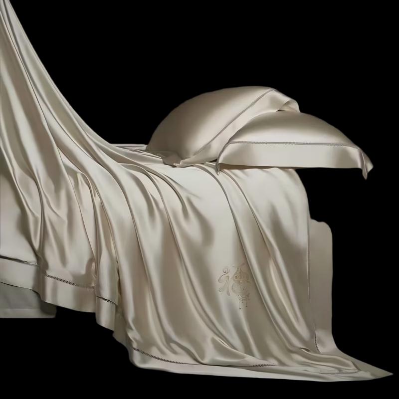 Hongdou Satin Tussah Silk Quilt