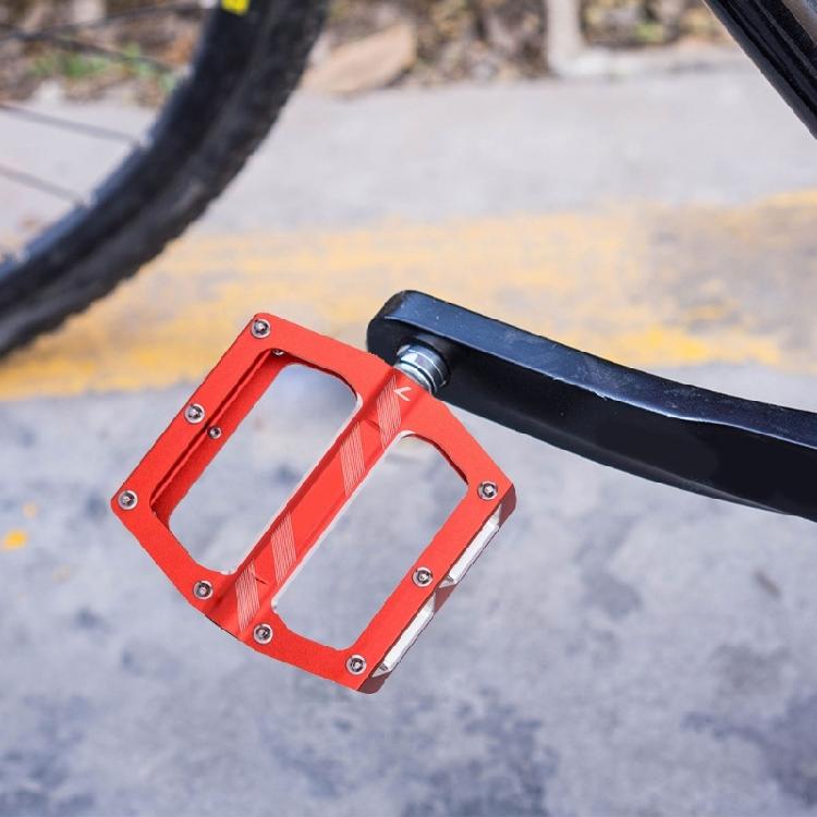 Light Weight Bicycles Platform Pedals 8 Pins Nonslip Bicycles Pedals for Mountain Cycling Road Bicycles Enduring
