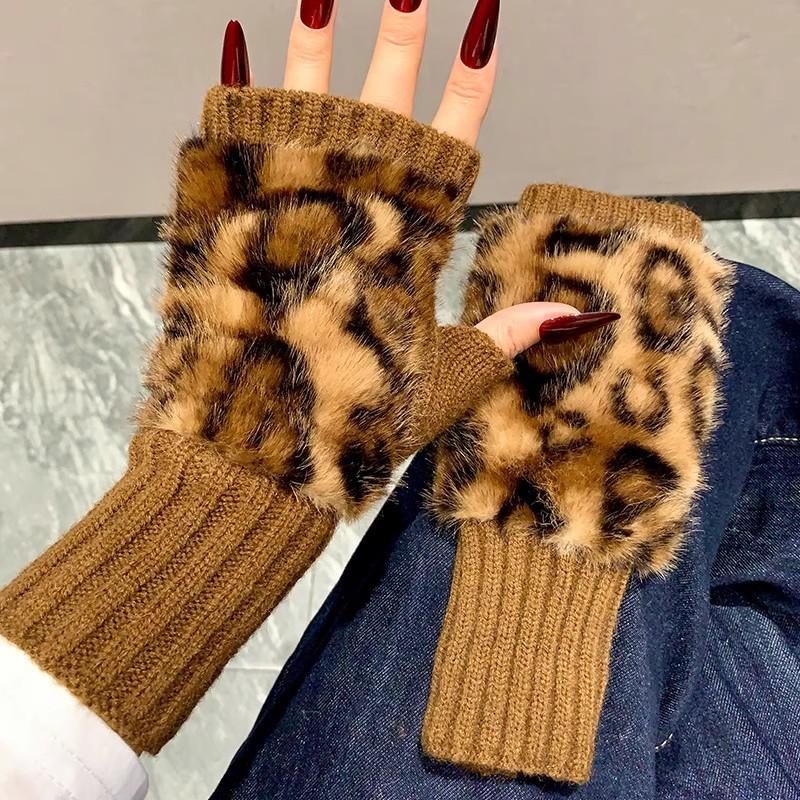 Modische Strickhandschuhe, warme Handschuhe für die Saison, Damenhandschuhe mit niedlichem Leopardenmuster, fingerlose Handgelenkhandschuhe
