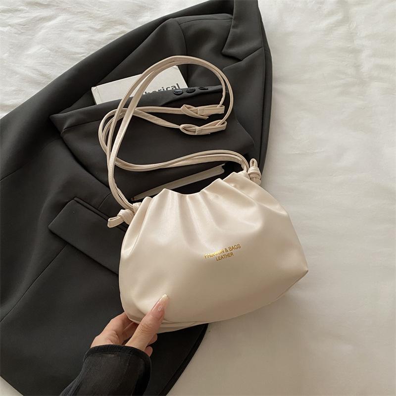 Niche Design Bag Women's 2025 New Summer Versatile Korean Version Shoulder Messenger Bag Pleated Popular Bucket Bag