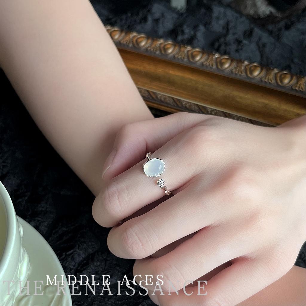 Literary and retro personality white agate open index finger ring cold feeling natural stone ring