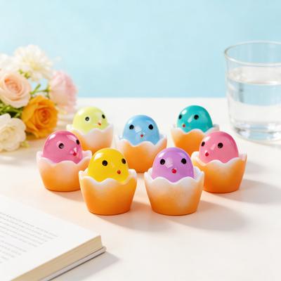 12 Piezas Mini Pollito Roto Huevo Figura Resplandor en la Oscuridad Miniatura Dibujos Animados Huevo Pollito Resina Estatua Escultura Hogar Oficina Coche Adorno Decoración
