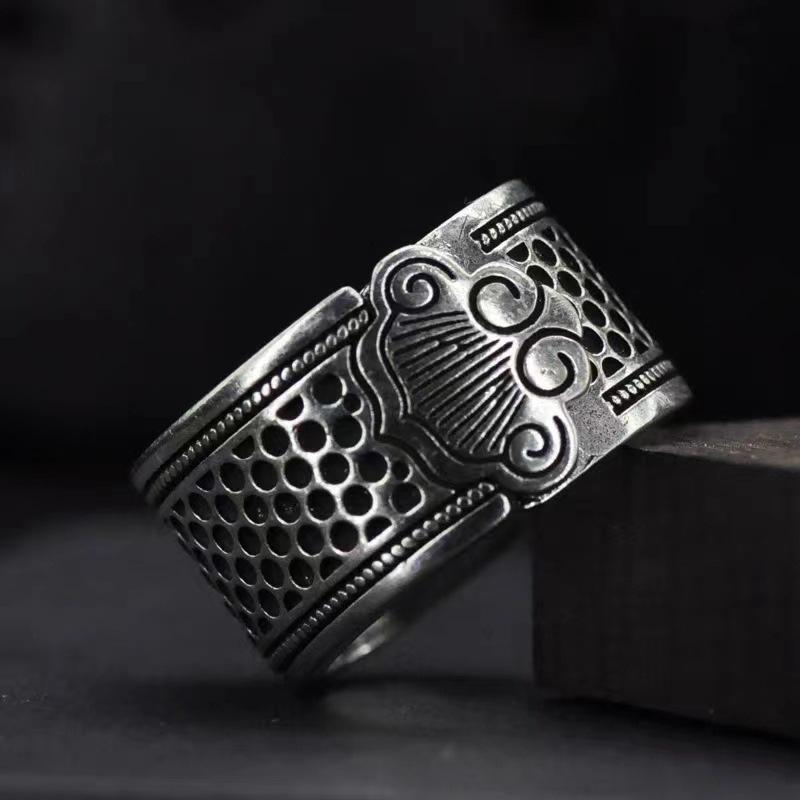 

Simple and Retro Auspicious Cloud Ring with a Top Needle Ring one size(US size 6-13)