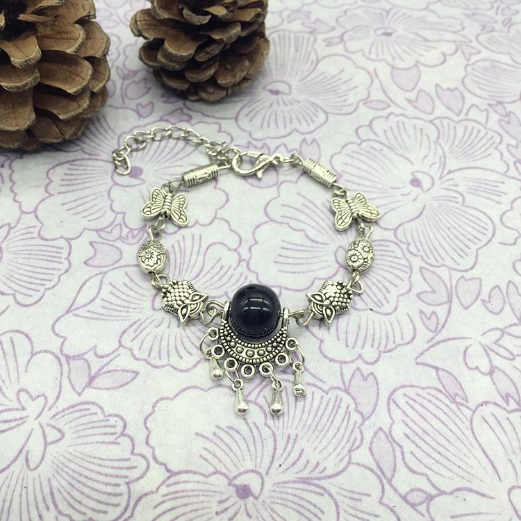 

Браслет в этническом стиле из тибетского серебра, женский, антикварные украшения, богемный браслет с нефритом и бабочкой, ретро, ручная работа, универсальные украшения