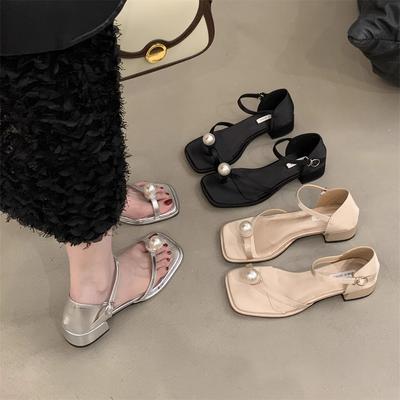 Französische High-End-Perlen-Sandalen mit offener Zehenpartie Damen Sommer 2025 neue Schuhe quadratischer Absatz silberne Römersandalen