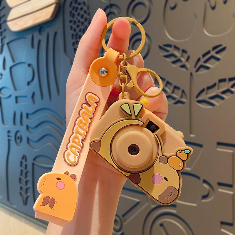 Porte-clés Pendentif Appareil Photo Projecteur Capybara - Mignonne Décoration de Sac d'École pour Étudiants, Petit Cadeau pour Couples
