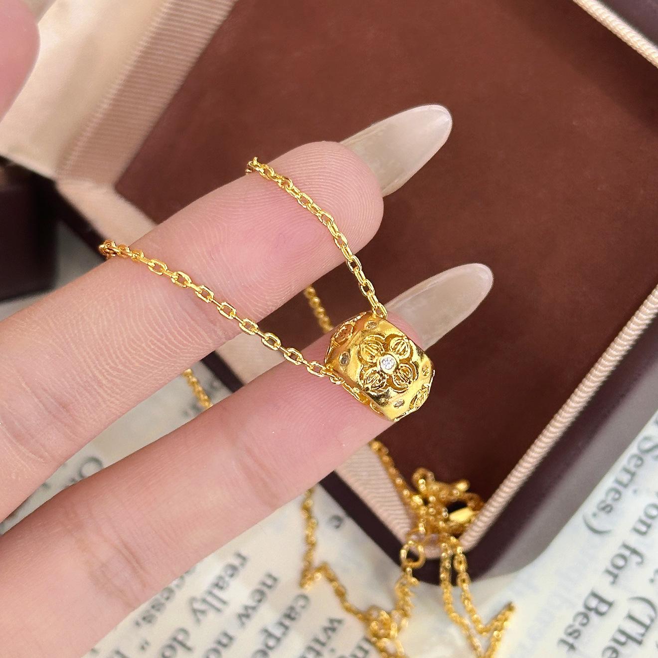 

Exquisite Vajra Pestle Passepartout Pendant Necklace Design Court Temperament Clavicle Chain золотий