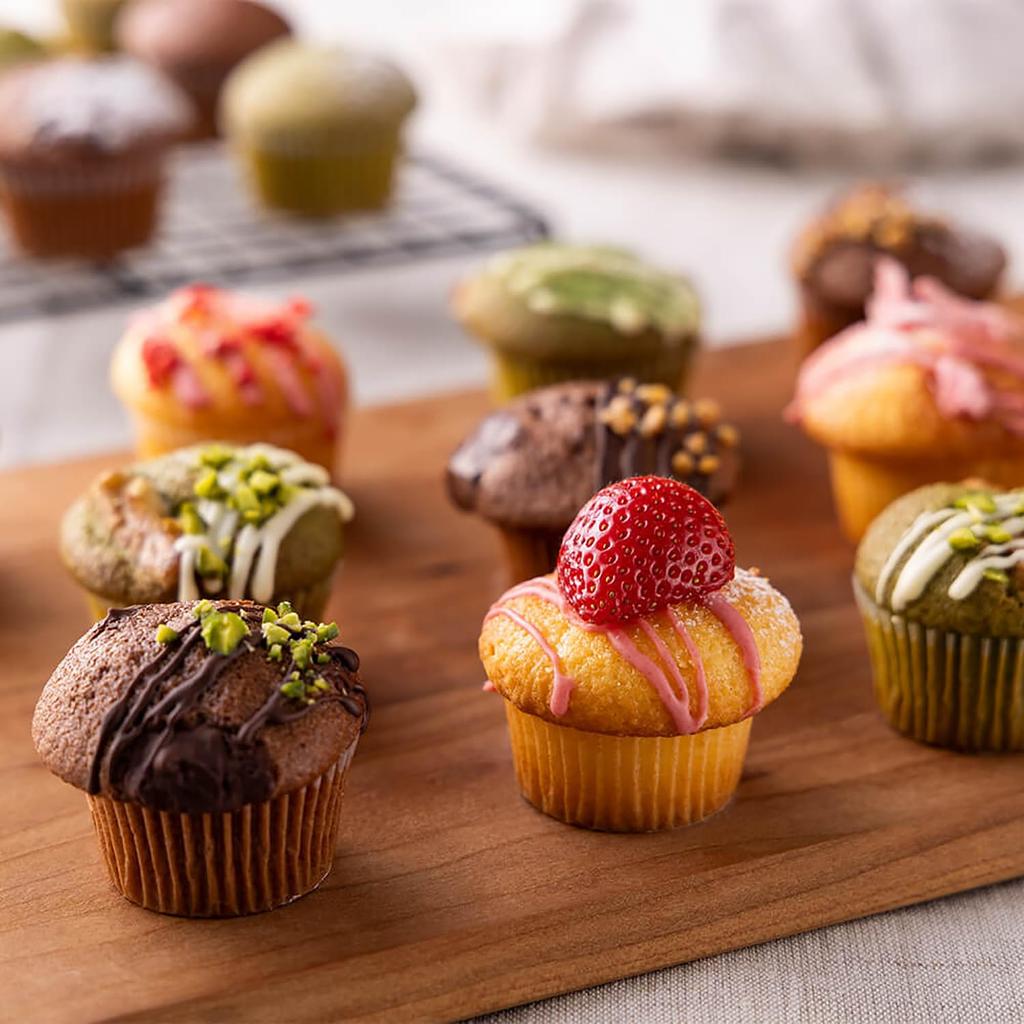 Kai Corporation Muffin Pan, 12-Cavity, Cake Pan, Baking, KAI KITCHEN DL7238