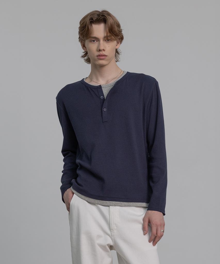 DECOROSO Easy Layered Henley Neck Long Sleeve T-Shirt [Navy]