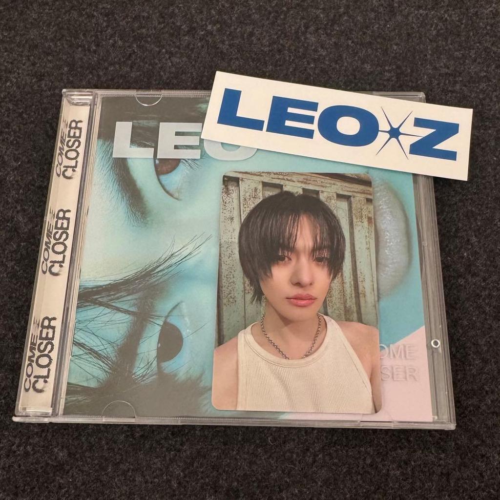 [USED] LEELEO Irio Come Closer Trading Card Sticker