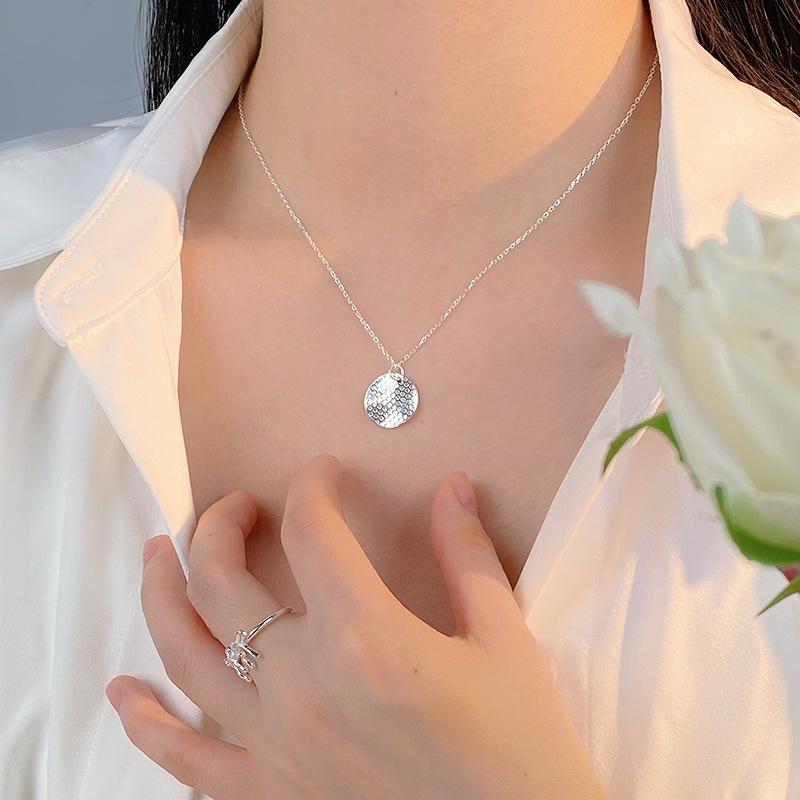 Light Luxury Honeycomb Necklace Women's Hammer Face Simple and Popular Geometry Versatile Collar Chain