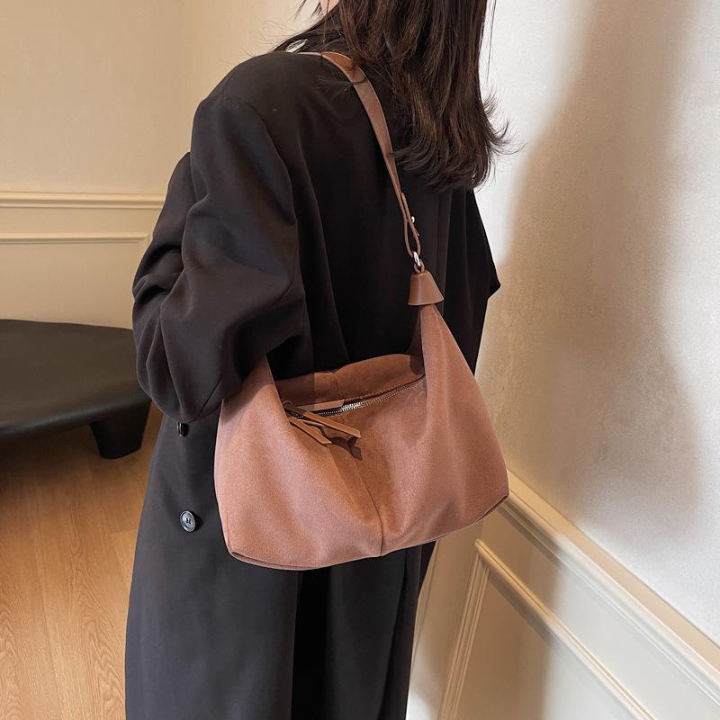 Autumn and winter pu bag women's new autumn and winter tide popular solid color shoulder bag casual large capacity commuter tote bag