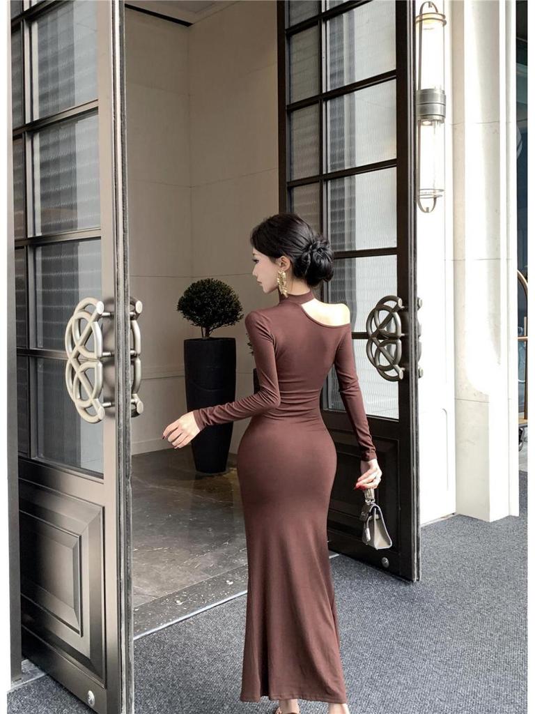 Women's One-Shoulder Slash Neck Halter Dress - Cinched Waist, Slit, New Style