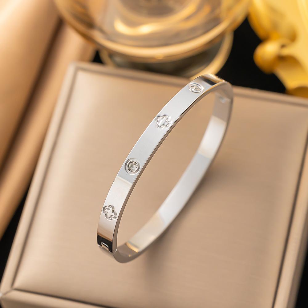 Europe And the United States Hot Selling Stainless Steel Braceelet Gold Zircon Inlaid Stainless  Bangles for Womem  Gift