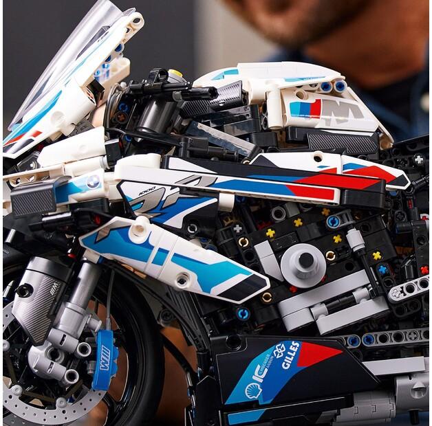 LEGO Technic 42130 BMW M 1000 RR