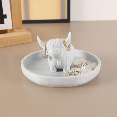 Hochlandrind Ringhalter mit runder Schale Kunststoff Böhmischer Stil Schmuckteller Organizer für Bauernhaus Badezimmer Büro Heimzimmer Schreibtischdeko