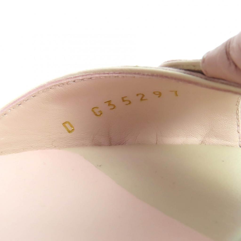 Chanel Sandały różowa skóra Kobiety 35.5 G35297 Używane