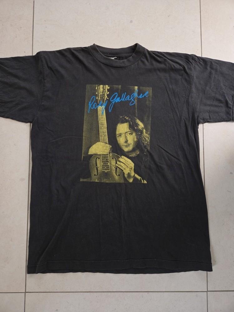 

Vintage 1990s Rory Gallagher On Tour Tshirt Black Unisex T-Shirt L
