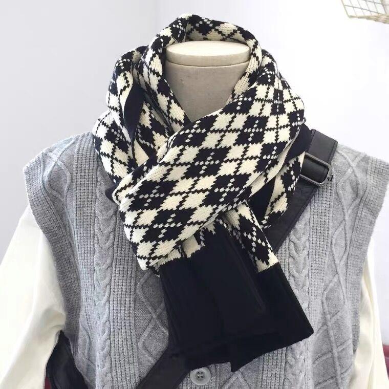 New Year's gift, scarf women's winter Korean version of versatile diamond student couple warm double-sided knitted scarf