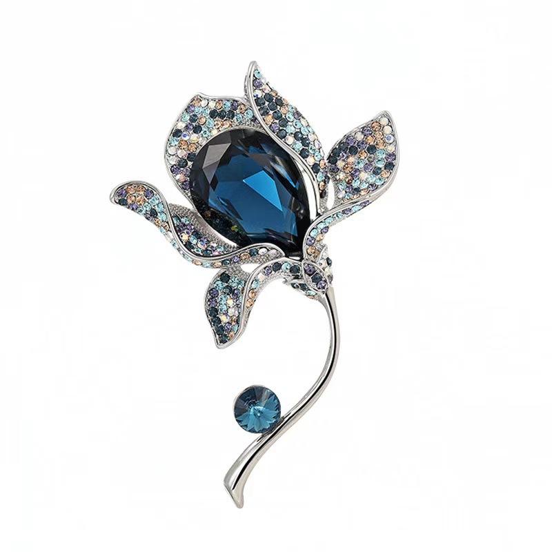 Elegant Magnolia Brooch High-End Female Luxury Temperament Crystal Brooch Niche Design Pin With Accessories