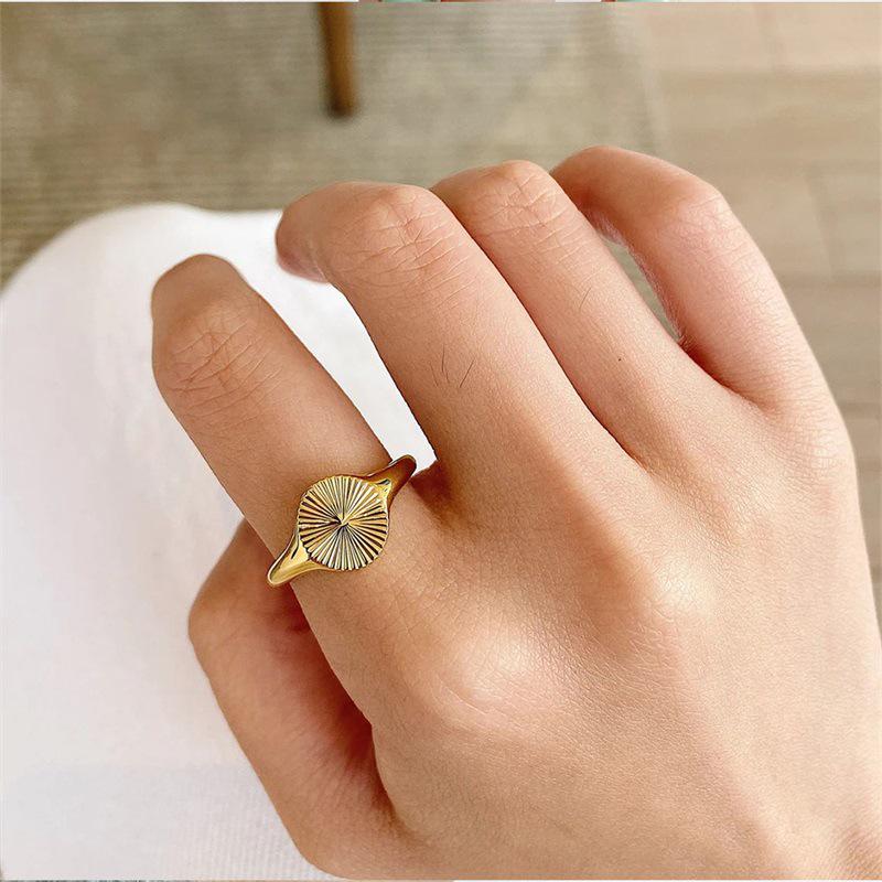 18K Gold Plated Sunflower Wavy Round Women's Stainless Steel Ring