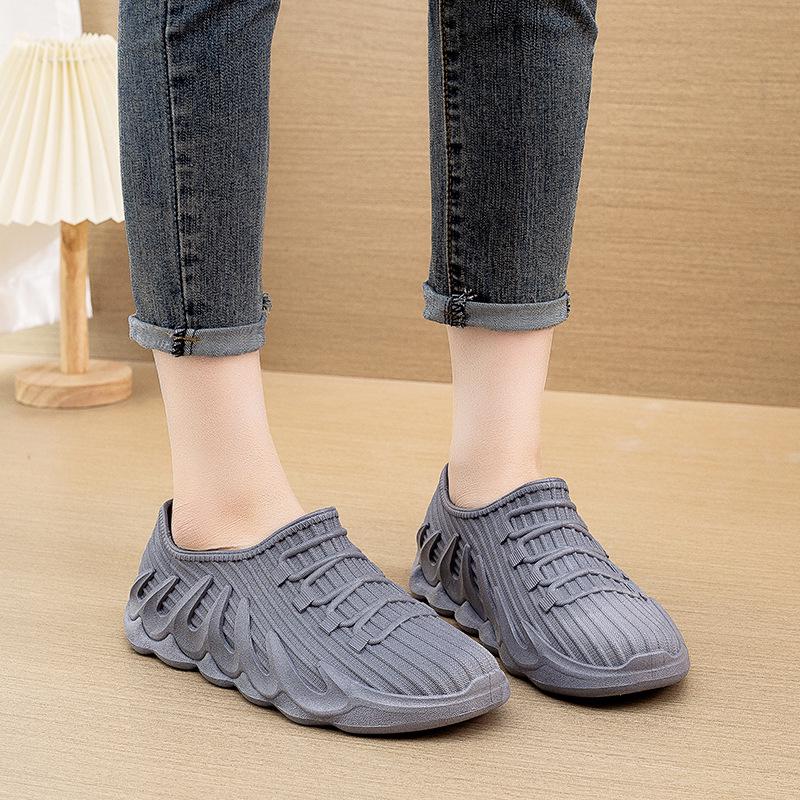 Couple Style Short Rain Boots - Non-slip, Waterproof, Fashionable Low-cut Rubber Shoes for Kitchen, Men, Car Wash.