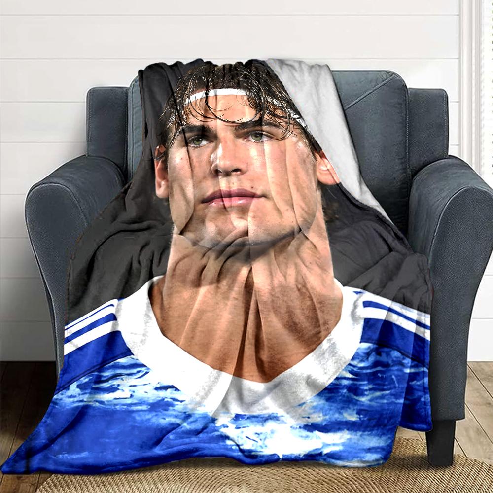 Arsenals Determination printed flannel breathable and warm blanket, a stylish home gift, suitable for home, office and bedspread use. 0713a28