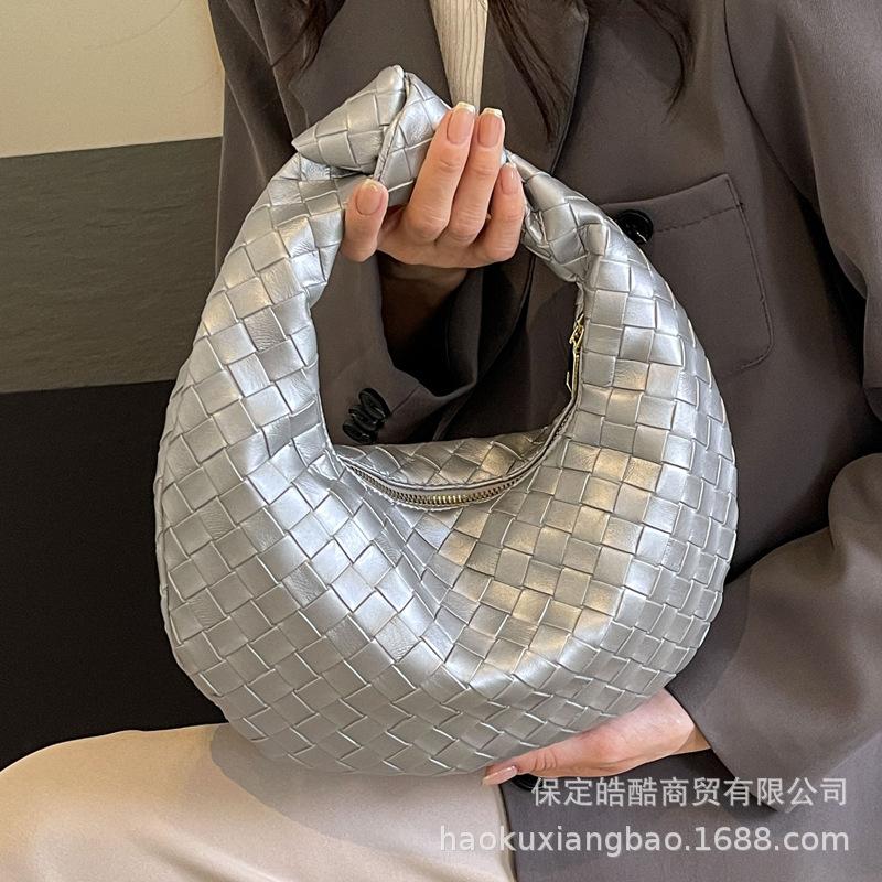 Niche design hand-woven bag versatile underarm bag women's high sense 2025 new single shoulder portable dumpling bag