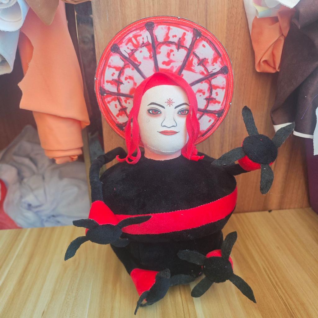 Mystery Plüsch Dame