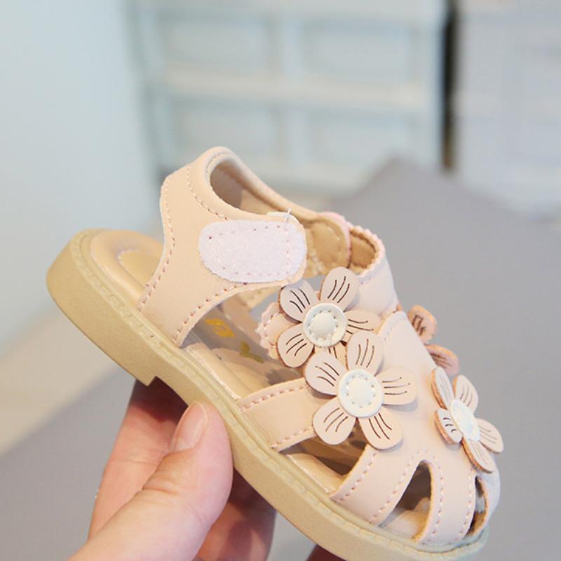 New Walkers Fashion Versatile Comfort Baby Girl Shoes Soft Soled Anti Slip Minimalist Baby Shoe Floral Retro Flat Sandal Newborn