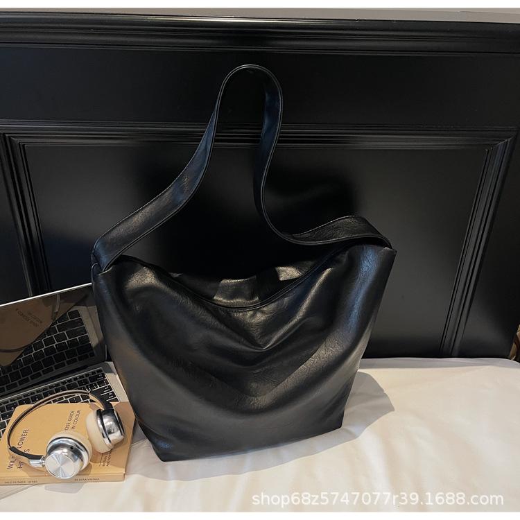 Korean large-capacity retro bag women's 2025 new fashion and popular shoulder bag versatile temperament messenger tote bag