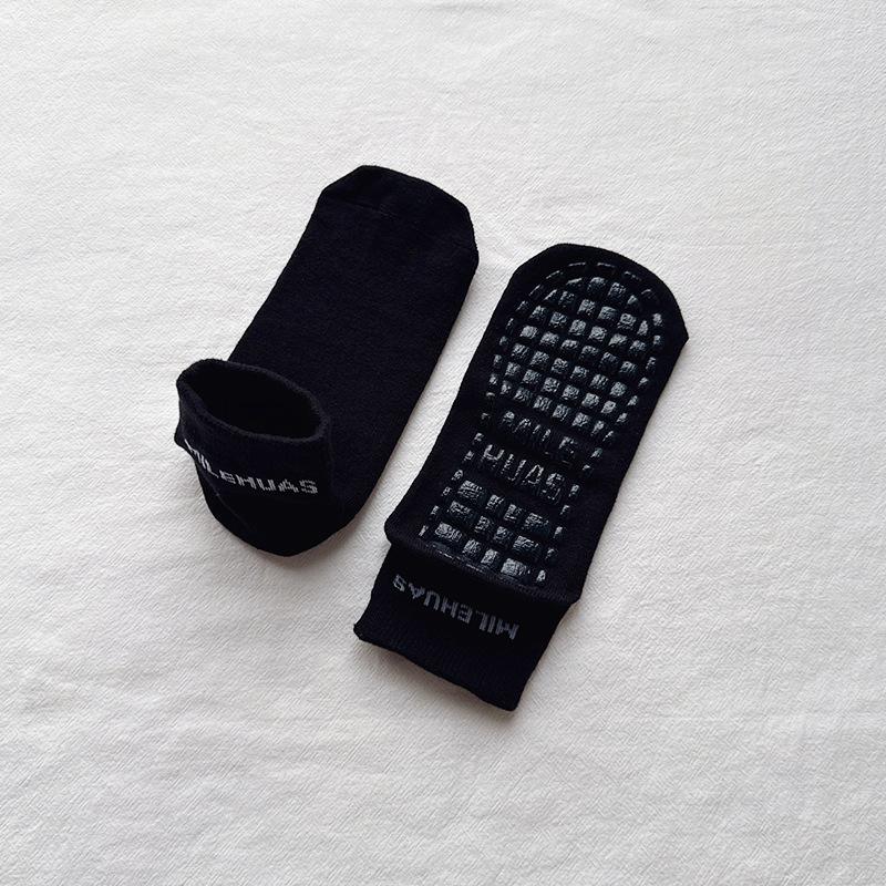 

Носки для йоги, Женские дезодорирующие и влагопоглощающие летние спортивные носки из гребенного хлопка, Профессиональные нескользящие короткие носки для пилатеса и фитнеса 1 pair чёрный