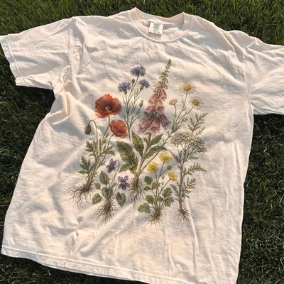 Vintage Vildblomma Botanisk Grafisk T-shirt, Retro Cottagecore Comfort Colors® T-shirt, Trädgårdsblomma Skjorta