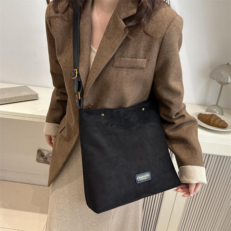 Super fire niche leopard print bag women's 2025 new popular versatile messenger bag single shoulder underarm bucket bag