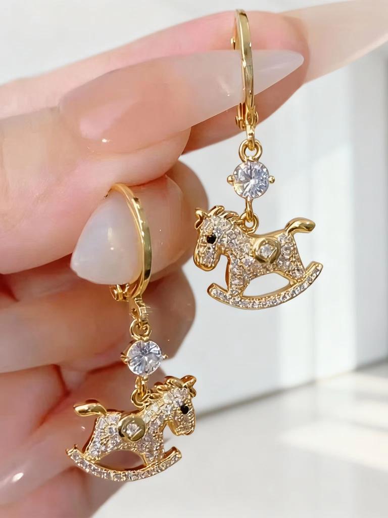 Light Luxury Shiny Zircon Horse Drop Earrings for Women Elegant Long Tassel Animal Horse Earrings Aesthetic Party Jewelry Gifts