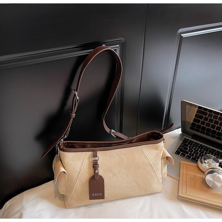 

This year s super hot new niche bags, commuter armpit bags, fashionable and versatile women s casual shoulder bags, messenger bags. хакі