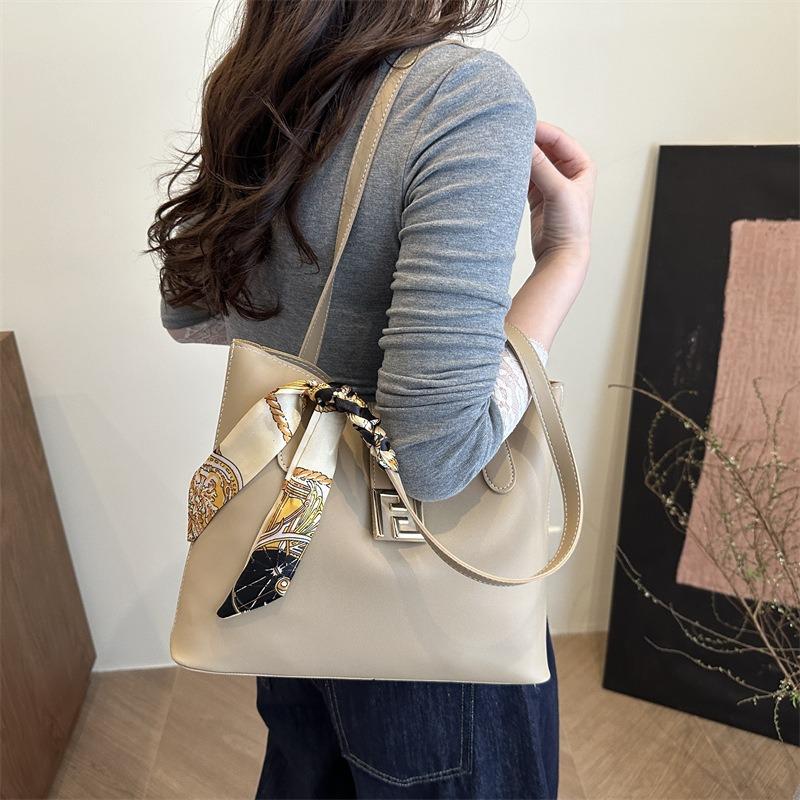 Summer New Retro Casual Handbag Fashionable Simple Solid Color Temperament Atmospheric Shoulder Armpit Bag