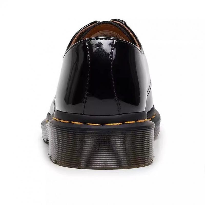 Autumn Low-top Three-hole Small Leather Shoes British Style Large Size Glossy Round Head Couple Tooling Shoes Versatile Models